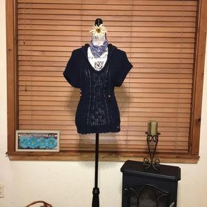 Hollister pullover shortsleeved hoodie